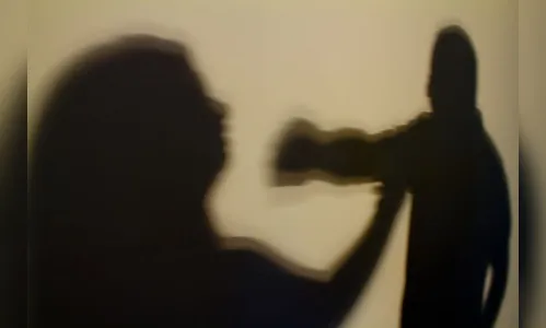 Mulher com medida protetiva é agredida pelo ex-companheiro