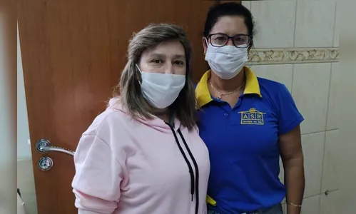 Mulheres em tratamento de câncer ganham perucas em Apucarana