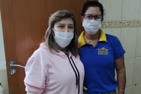 Mulheres em tratamento de câncer ganham perucas em Apucarana