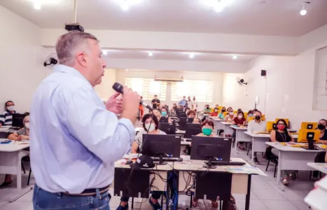 O Secretario de Estado, Ney Leprevost esteve na abertura do workshop