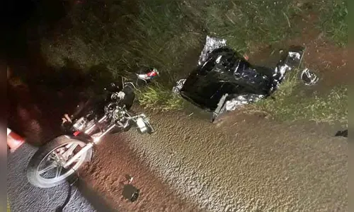 Homem morre e motoqueiro fica ferido em acidente na PR-466