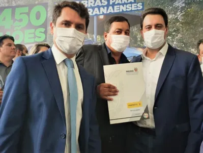 O deputado Alexandre Curi, o prefeito Hermes e o governador Ratinho Junior