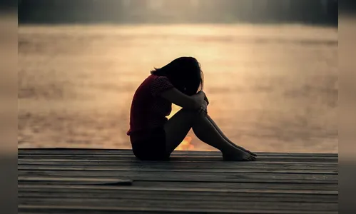 PM encontra adolescente chorando após discutir com marido