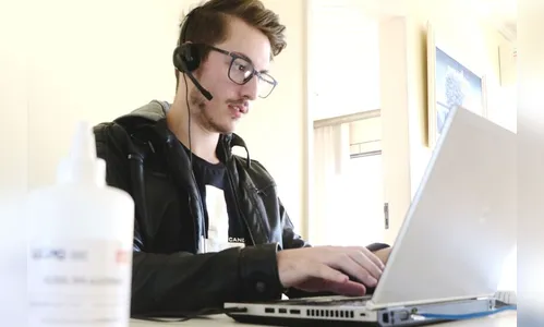 PR seleciona profissionais para ensinar português a ucranianas