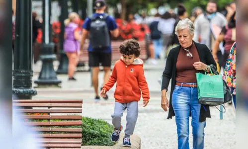 Após novo decreto, PR atualiza resolução sobre uso de máscaras