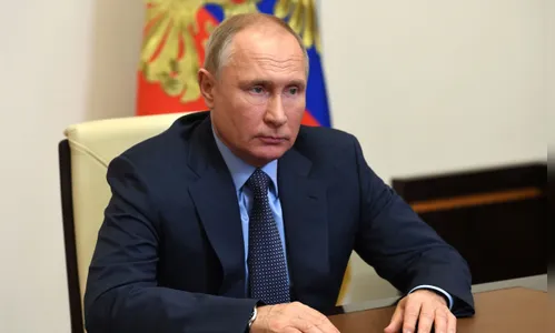 Putin coloca forças nucleares da Rússia em alerta