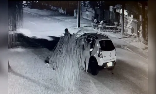 Vídeo: homem flagra esposa tendo relação com morador de rua