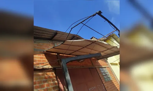 Vídeo: pneu explode e casal escapa de grave acidente no PR