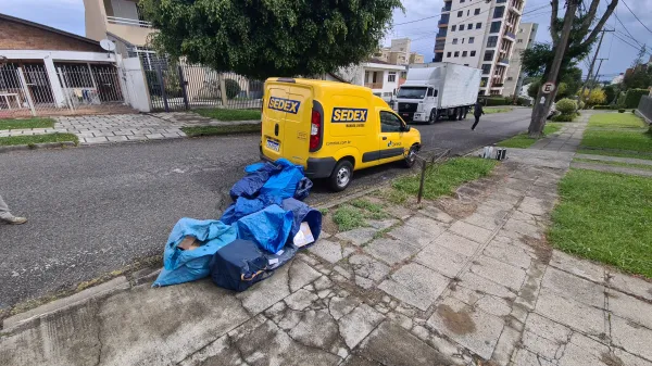 Funcionário dos Correios é sequestrado em Curitiba