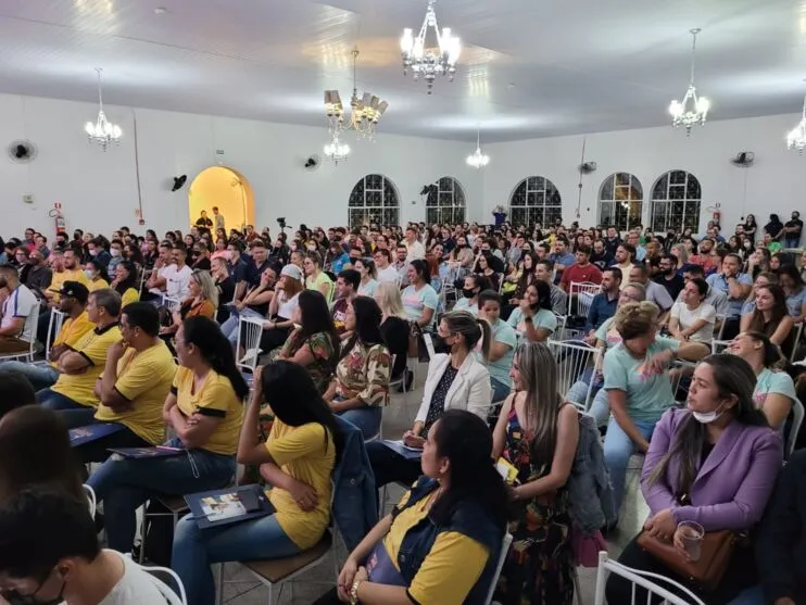Palestra da ACIA capacita 350 vendedores e empresários em Apucarana