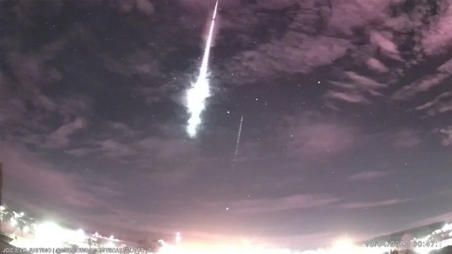 Queda de meteoro 'bola de fogo' é registrada em SC; Assista