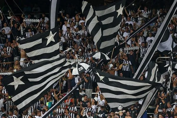 Torcida do Botafogo compra todos os ingressos para jogo de domingo
