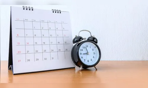 Acabou março, que venha abril