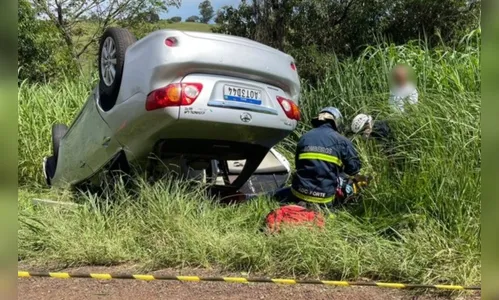Acidente deixa veículo capotado na BR-369 em Jandaia do Sul