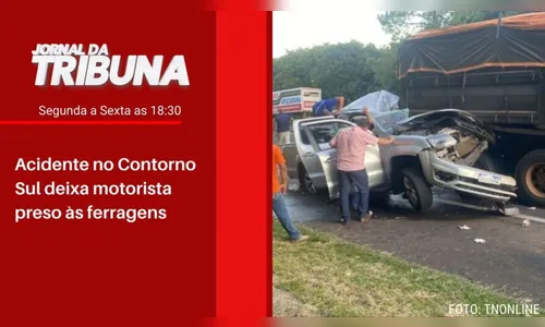 Acidente no Contorno Sul deixa motorista preso às ferragens