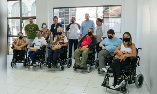 Apucarana faz entrega de cadeiras motorizadas nesta quinta (07)
