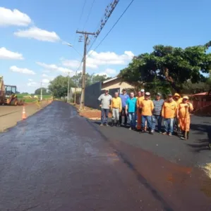 Arapongas executa serviço de lama asfáltica no Campinho