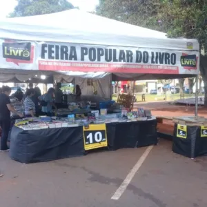 Arapongas realiza Feira do Livro na Praça Mauá