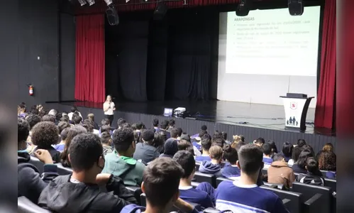 Arapongas realiza palestra para alunos da Rede Estadual de Ensino