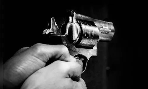 Bandido coloca arma na boca de apucaranense durante assalto