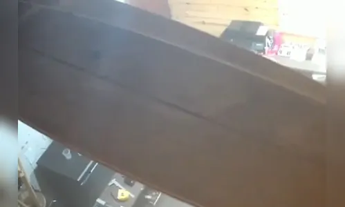 Câmera flagra arrombamento de empresa em Apucarana