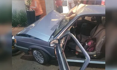 Caminhão sem freio esmaga veículos no Paraná; veja