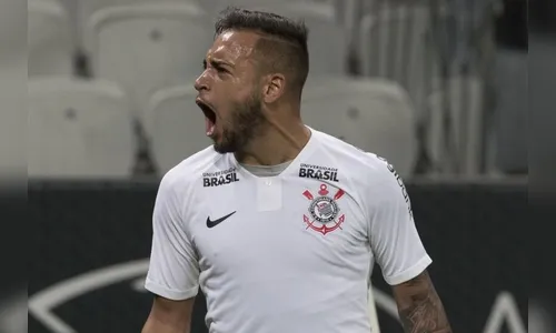 Corinthians oficializa a volta do volante Maycon