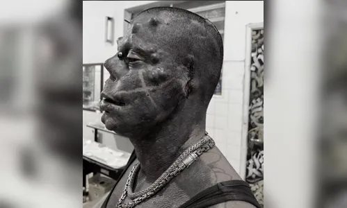 Diabão retira o que sobrou das orelhas após liberação das máscaras