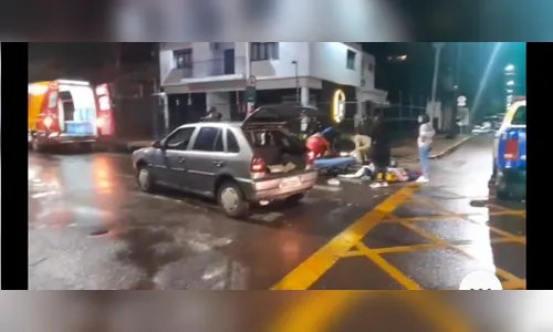 Duas mulheres ficam feridas em acidente no centro de Arapongas