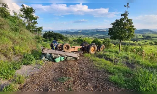 Homem morre após trator agrícola tombar em Faxinal