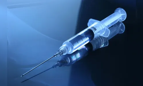 Em abstinência, homem injeta morfina no braço e perde dedos