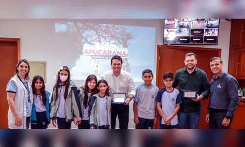 Estudantes prestam homenagem a Junior da Femac pelo Dia do Prefeito