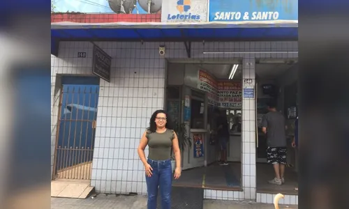 Funcionária de lotérica cobra carro prometido por apostador de bolão