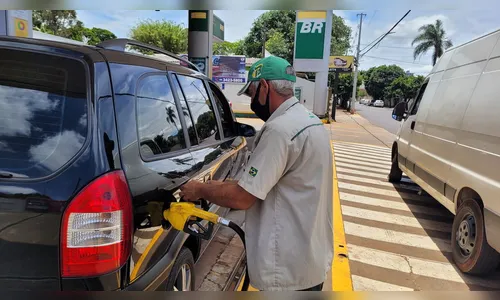 Gasolina tem novo aumento nos postos de Apucarana