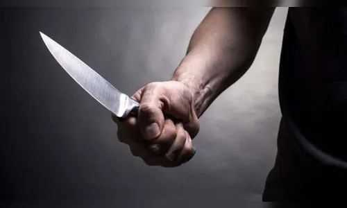 Homem esfaqueado em Califórnia recebe alta nesta terça (05)