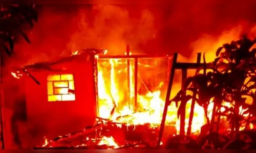 Homem morre carbonizado após incêndio em casa no Paraná