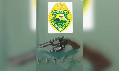 Idoso armado é preso dormindo dentro de carro em Marilândia