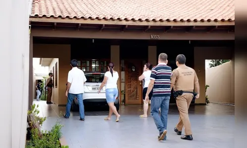 Adiado júri de homem que matou esposa asfixiada com cadarço