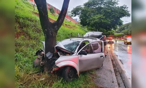 Jovem morre e outros 2 ficam feridos em acidente no Paraná