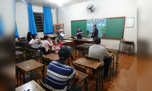 Matrículas de ensino de jovens e adultos caem 58% na região