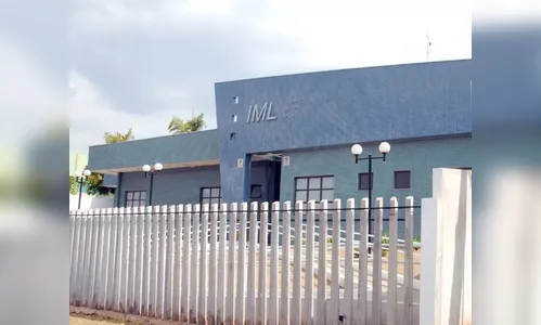 Moradores sentem mau cheiro e encontram corpo no PR