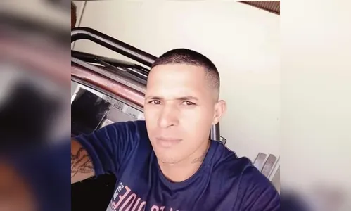 Motociclista que bateu em placa morre em hospital do PR