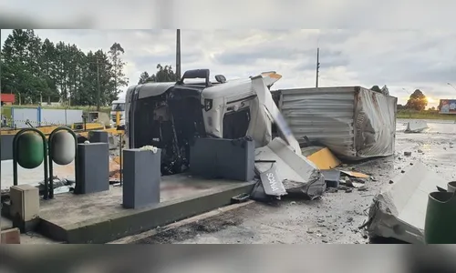 Motorista morre após bater em pedágio desativado no PR
