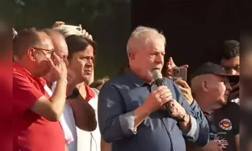 No 1º de Maio, Lula pede desculpas aos policiais em discurso