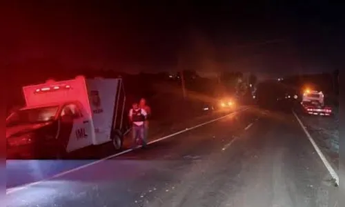 Jovem morre e outro fica ferido em capotamento na região