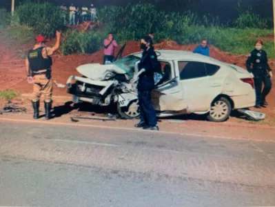 O motorista do sedan morreu no local, antes que o socorro aéreo 
chegasse