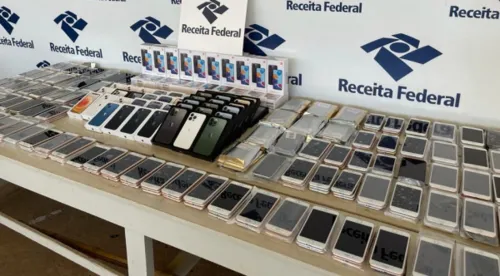 Receita Federal apreende mais de 300 smartphones no Paraná