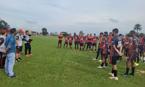 Torcida organizada pede demissão do técnico do Apucarana
