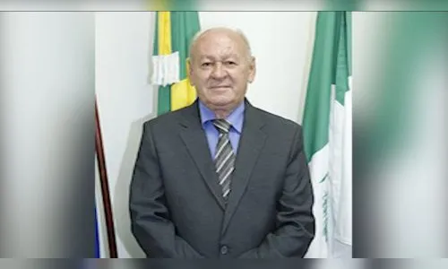 Vereador deixa a sessão para jogar truco no Paraná