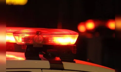 Homem embriagado agride o próprio pai e briga com irmãos